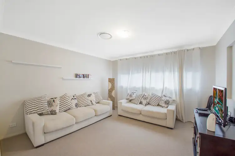 Fifth view of Homely house listing, 4 Les Circuit, Gillieston Heights NSW 2321