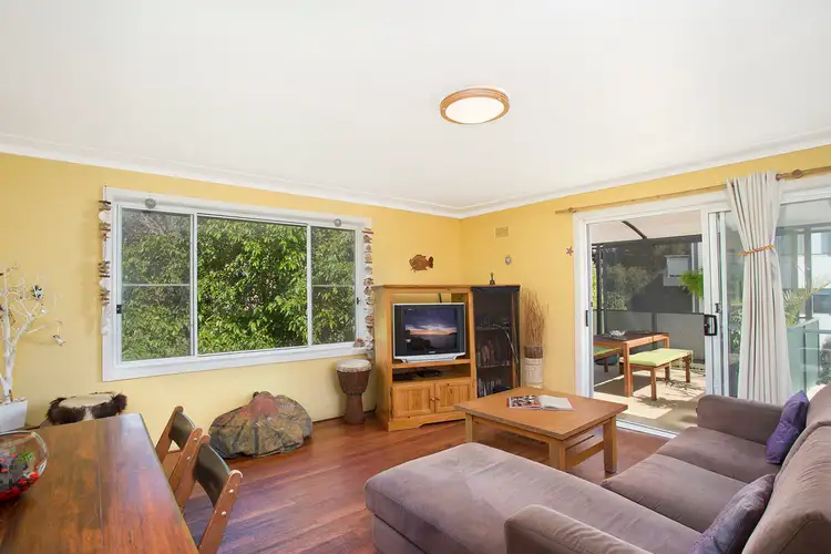 Third view of Homely unit listing, 1/35 Hawkesbury Ave, Dee Why NSW 2099