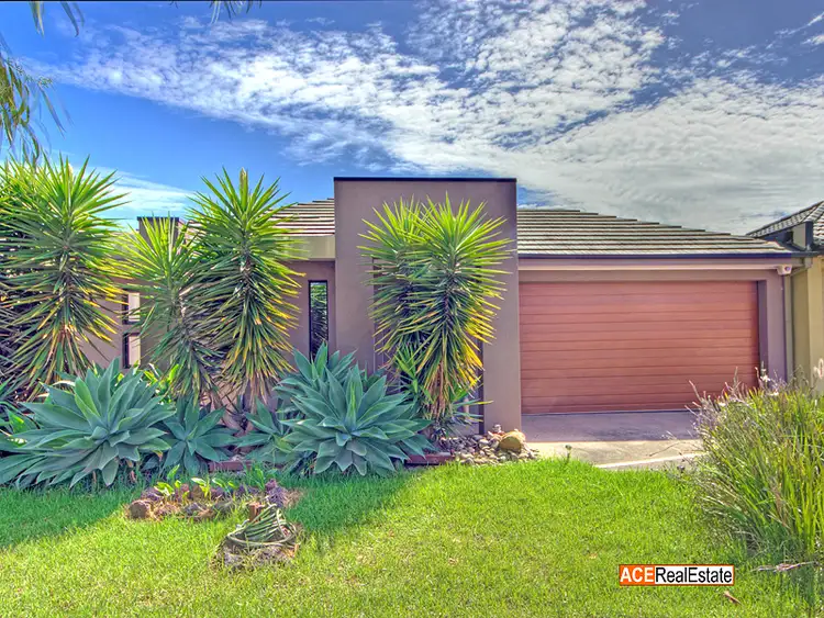 94 Middle Park Drive, Sanctuary Lakes VIC 3030