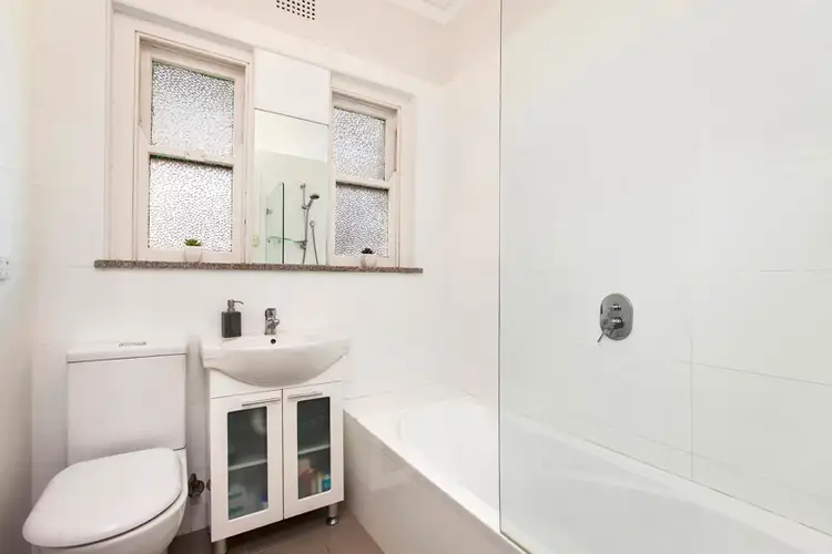 Fifth view of Homely apartment listing, 6/131 Curlewis Street, Bondi Beach NSW 2026