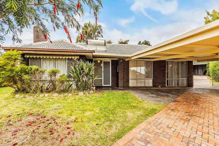 42 Churchill Drive, Swan View WA 6056