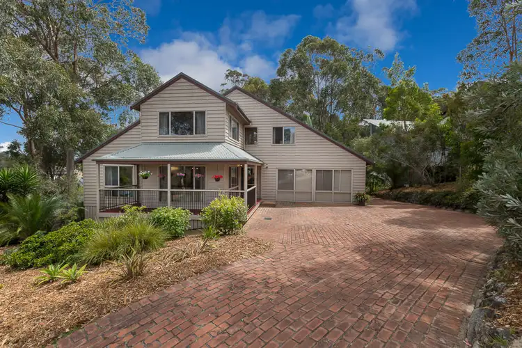4 Tinarra  Close, Lilli Pilli NSW 2536