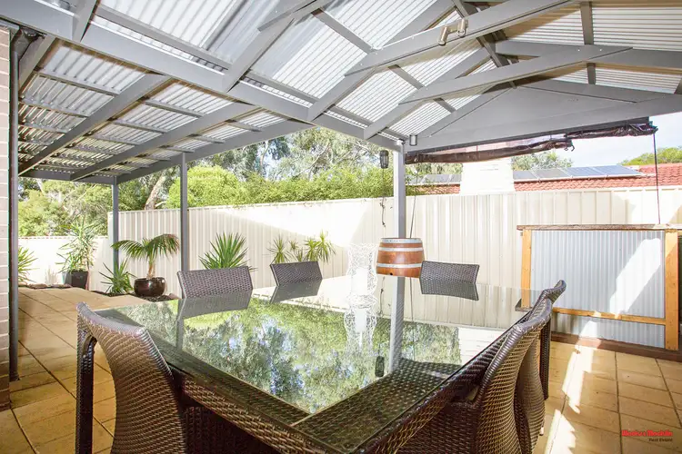 8 Lincoln Drive, Redwood Park SA 5097