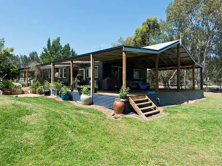 566 Leipold Street, Oldbury WA 6121