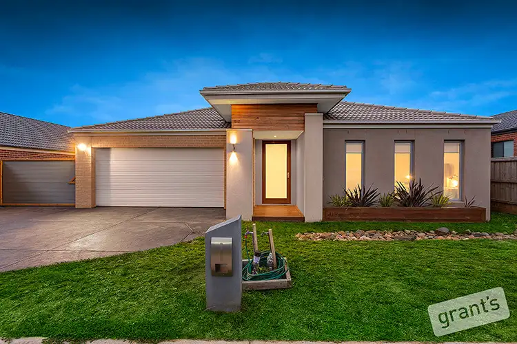 13 Scenic Avenue, Clyde VIC 3978