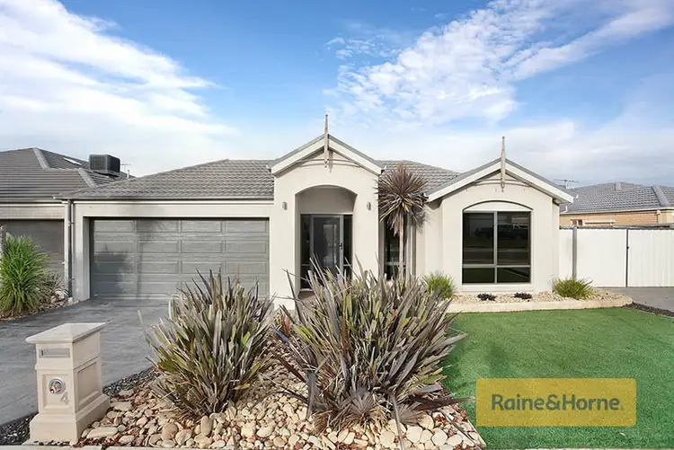 4 Nicholas Place, Brookfield VIC 3338