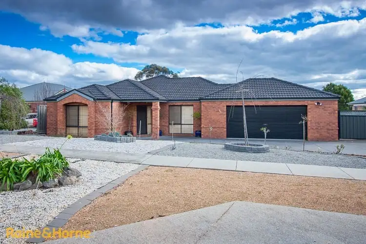 1 Piping Lane, Sunbury VIC 3429
