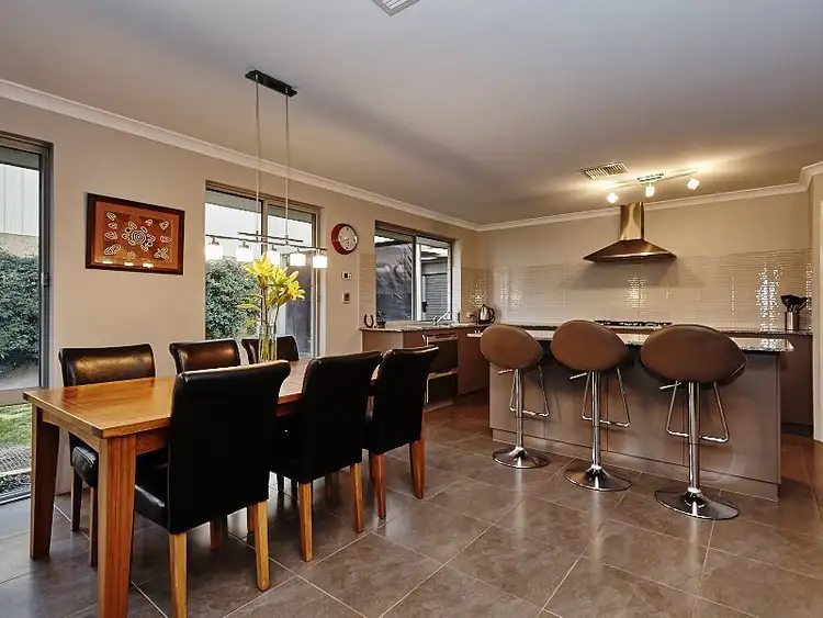 Sixth view of Homely house listing, 4 Ingrilli Court, Munster WA 6166