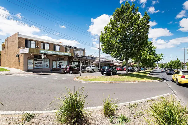 Sixth view of Homely unit listing, 1/70 BULLA ROAD, Strathmore VIC 3041