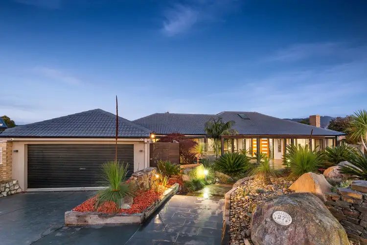 27 Hilledge Lane, Mooroolbark VIC 3138