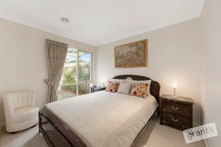 Seventh view of Homely house listing, 2 Adelaide Close, Berwick VIC 3806