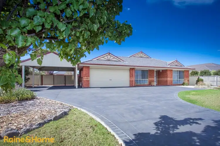 70 Curtis Avenue, Sunbury VIC 3429