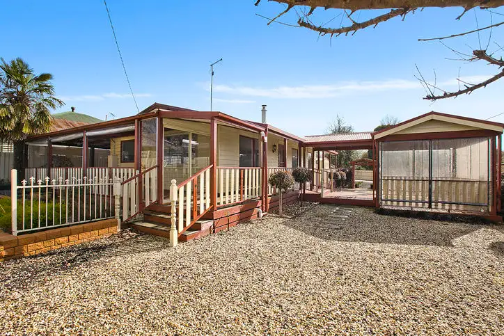 42 Murphy Street, Romsey VIC 3434