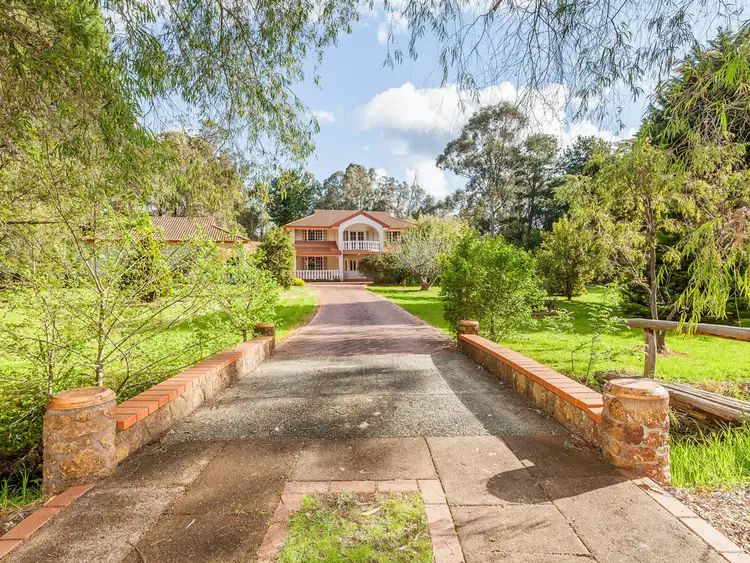 190 Walker Street, Mundaring WA 6073