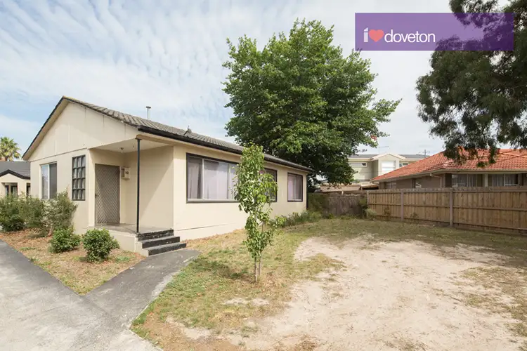 1/10 Camphor Court, Doveton VIC 3177