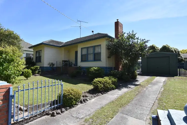 2 Halden Crescent, Moe VIC 3825