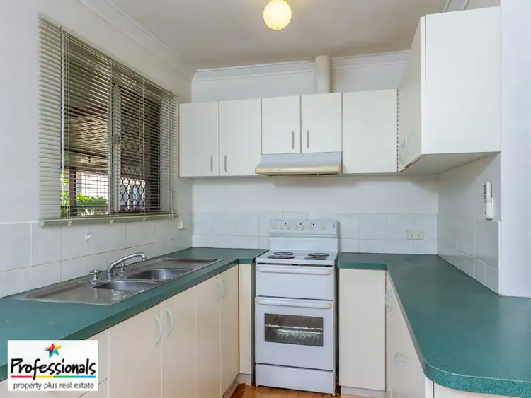 Sixth view of Homely house listing, 6 Frankland Court, Gosnells WA 6110