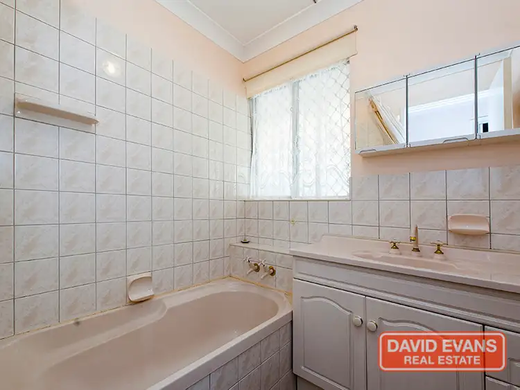 Fifth view of Homely house listing, 8 Sailfish Close, Beldon WA 6027