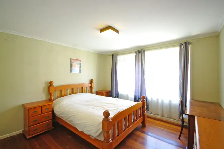 Fifth view of Homely house listing, 10 Correa Place, Endeavour Hills VIC 3802