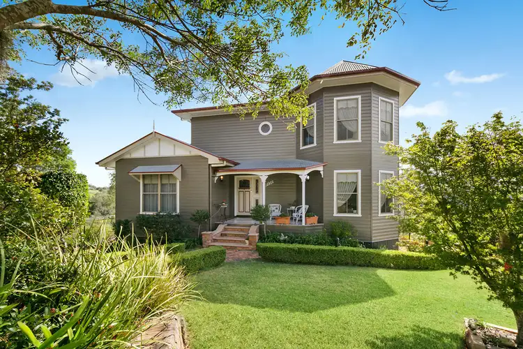 4 Vayro Road, Blue Mountain Heights QLD 4350