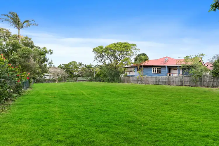23 Barrinia Street, Manly QLD 4179