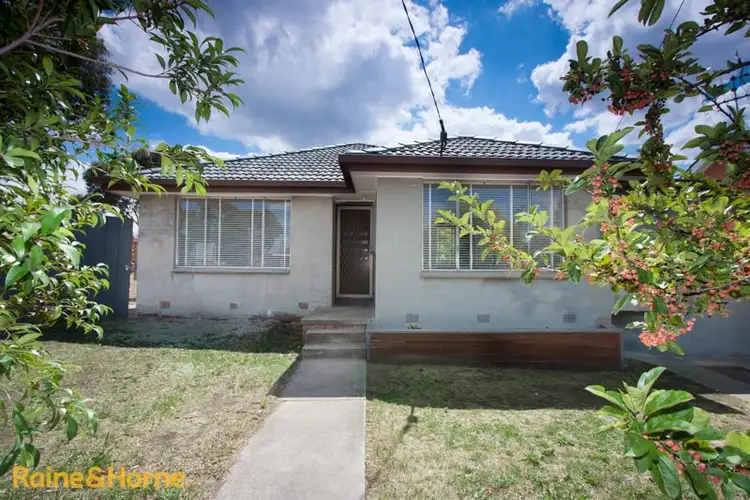 2 Casey Avenue, Sunbury VIC 3429