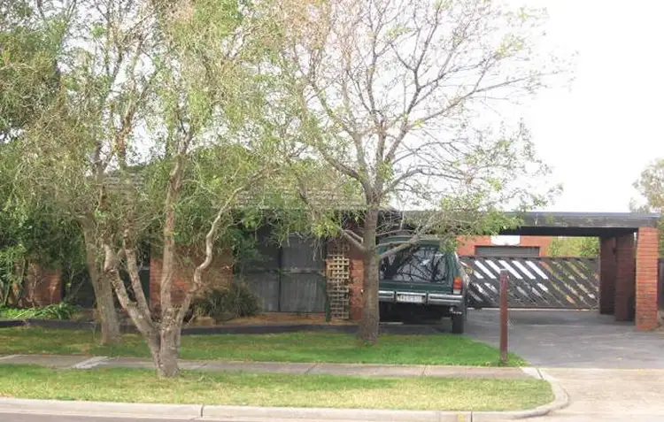 4 Hopkins Court, Altona Meadows VIC 3028