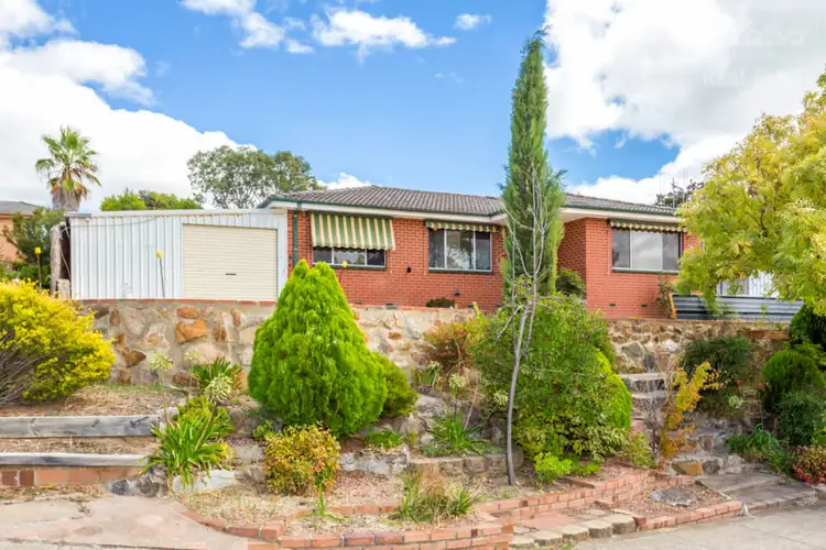 33 Hayley Crescent, Karabar NSW 2620