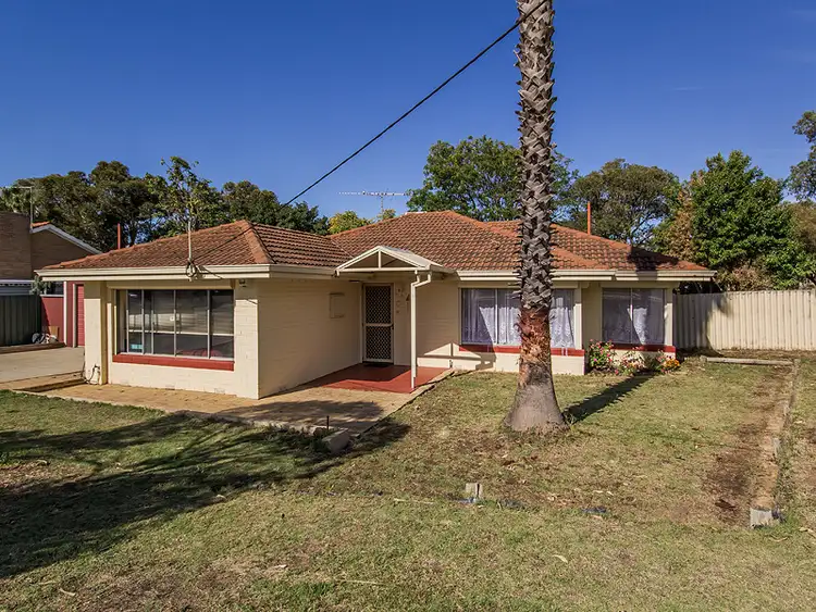 Second view of Homely house listing, 2 Butt Place, Orelia WA 6167