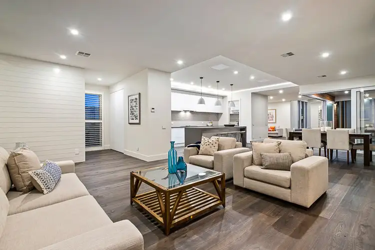 Second view of Homely house listing, 18 King Georges Avenue, Mornington VIC 3931