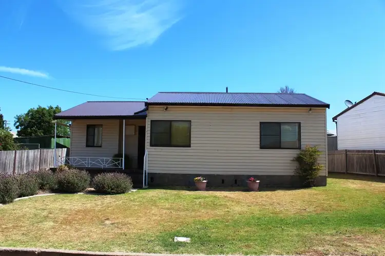 9 Monty Walk, West Bathurst NSW 2795