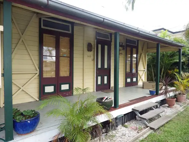 143 South Station Road, Silkstone QLD 4304