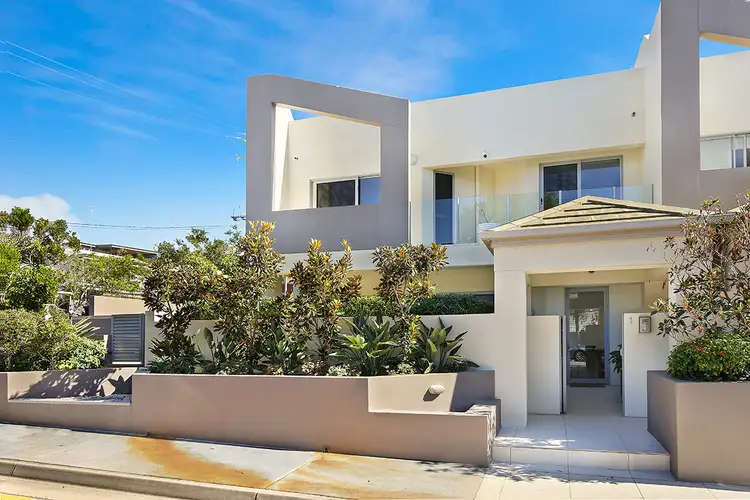 1/8 Leo Crescent, Alexandra Headland QLD 4572