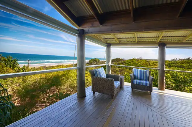 14 Crusoe Court, Castaways Beach QLD 4567