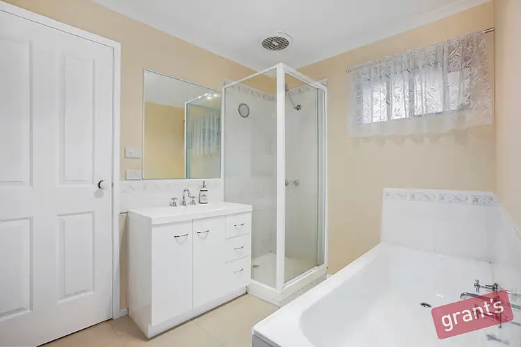 Sixth view of Homely house listing, 16 Rowen Court, Cranbourne North VIC 3977