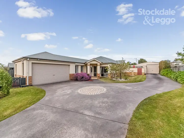 17 Woodland Heath Drive, Inverloch VIC 3996