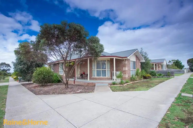 2 Backhaus Avenue, Sunbury VIC 3429