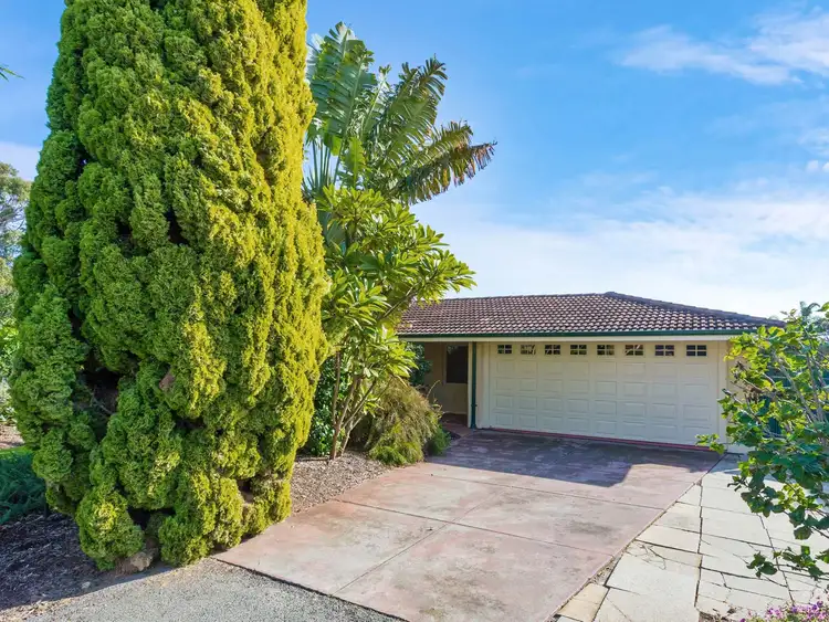 Second view of Homely house listing, 4 Rodinga Close, Rossmoyne WA 6148