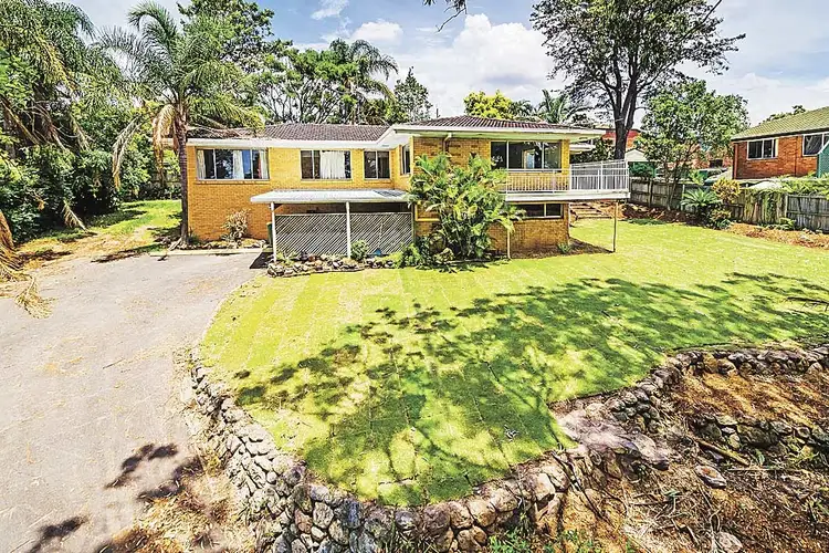 10 Thelma Avenue, Biggera Waters QLD 4216