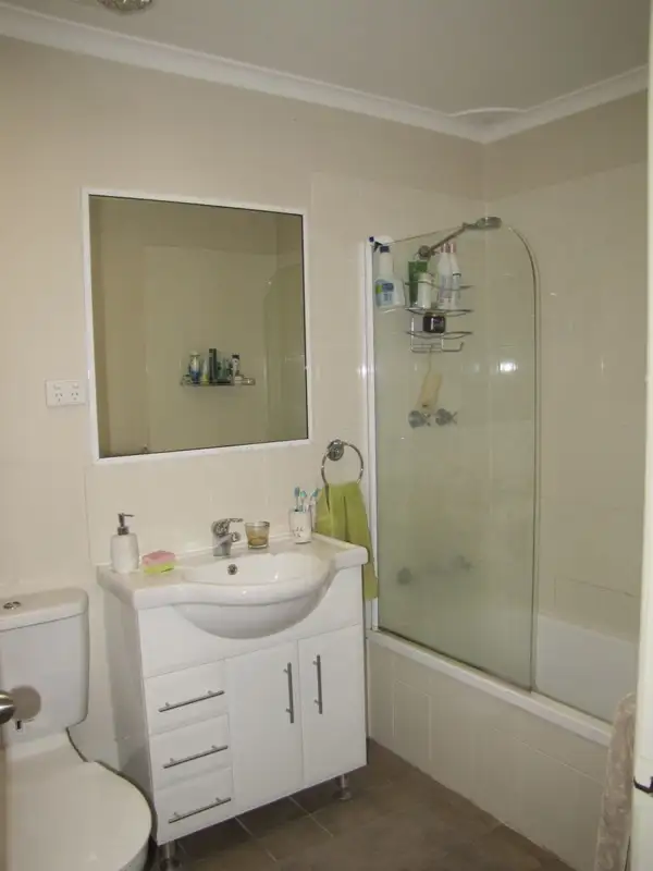 Sixth view of Homely house listing, 8 Ribbon Gum Place, Bathurst NSW 2795