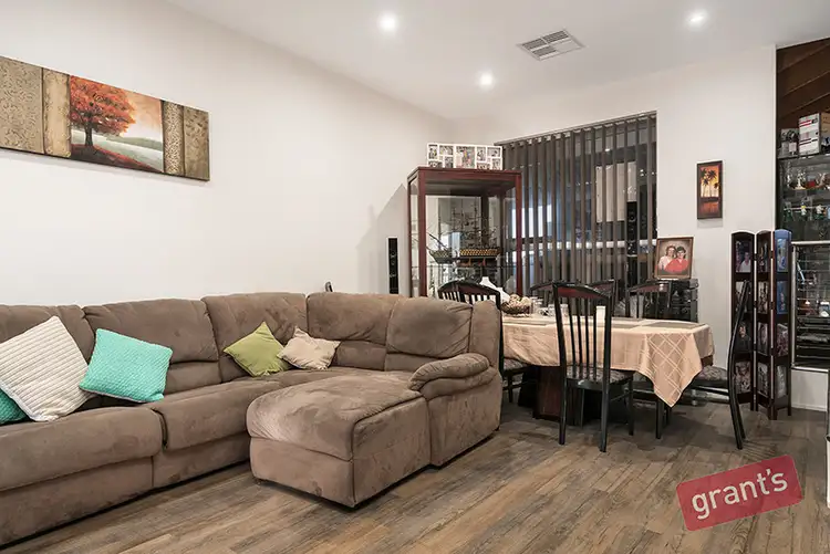 Fifth view of Homely house listing, 6 Temby Close, Endeavour Hills VIC 3802