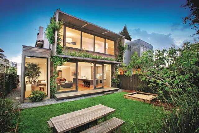 373 Howe Parade, Port Melbourne VIC 3207