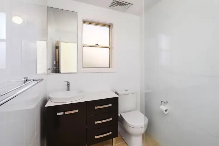 Fifth view of Homely unit listing, 2/37 Ocean View Drive, Wamberal NSW 2260