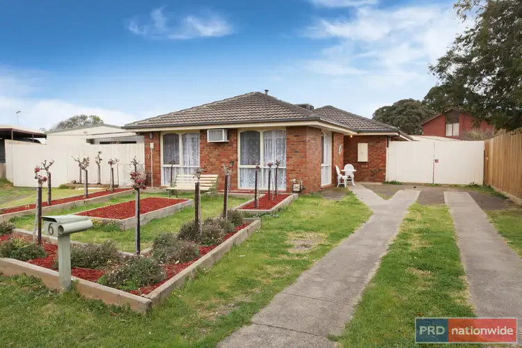 6 Floreat Place, Melton West VIC 3337