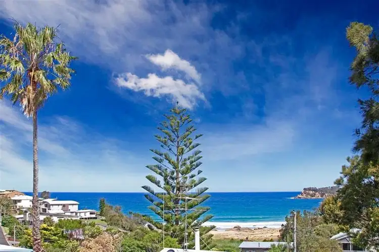 8 Nioka Ave, Malua Bay NSW 2536