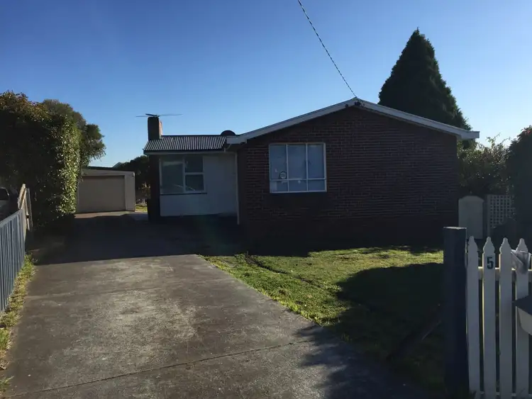 5 Chisholm Place