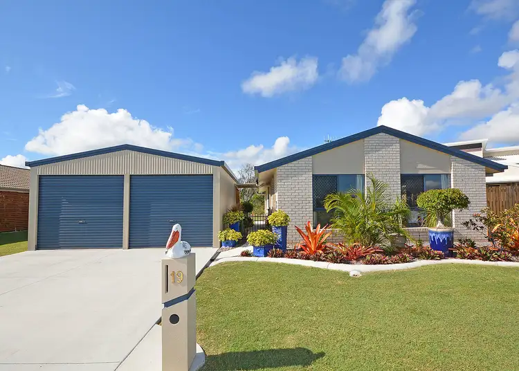 19 Lakes Boulevard, Burrum Heads QLD 4659