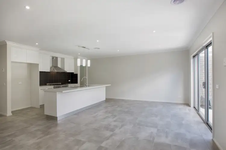 Seventh view of Homely house listing, 2/5 Pilbara Avenue, Burnside VIC 3023