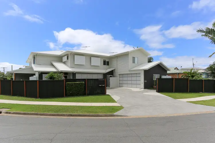 Main view of Homely townhouse listing, 1/10 Thompson Crescent, Clontarf QLD 4019