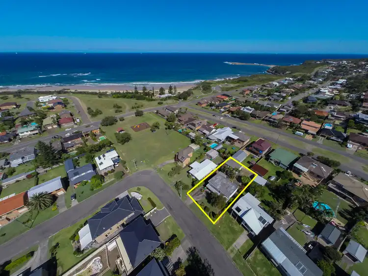 Fifth view of Homely house listing, 67 Macquarie Gr, Caves Beach NSW 2281